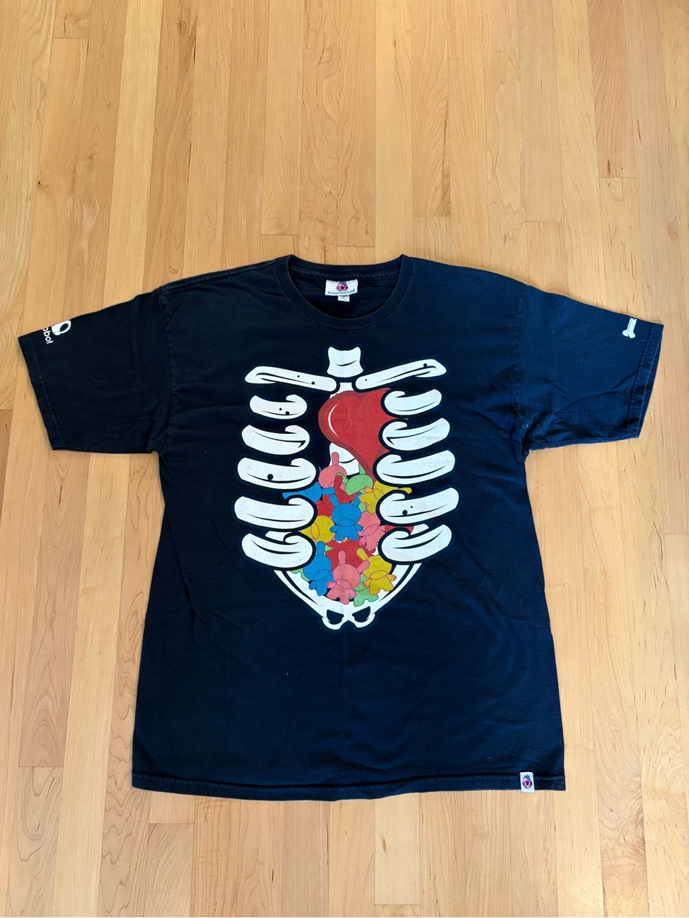 Vintage Kid Robot Navy Graphic Ribcage Tee

Size L